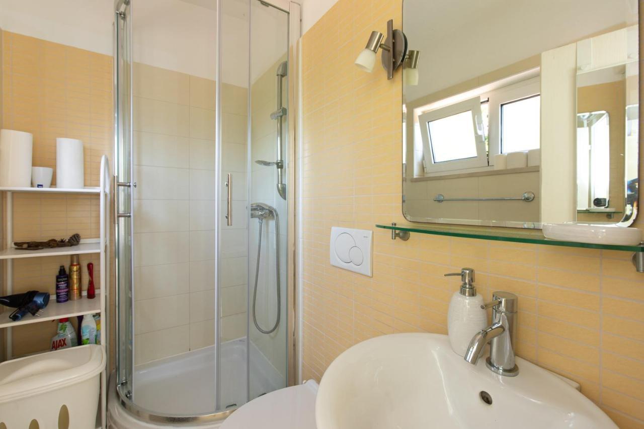 Apartment Portapisana Just 50M From The Beach Veglia Exterior foto