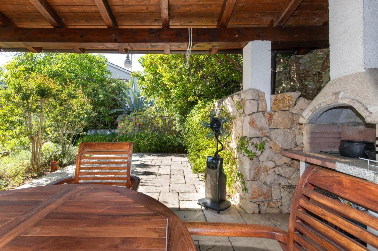 Apartment Portapisana Just 50M From The Beach Veglia Exterior foto