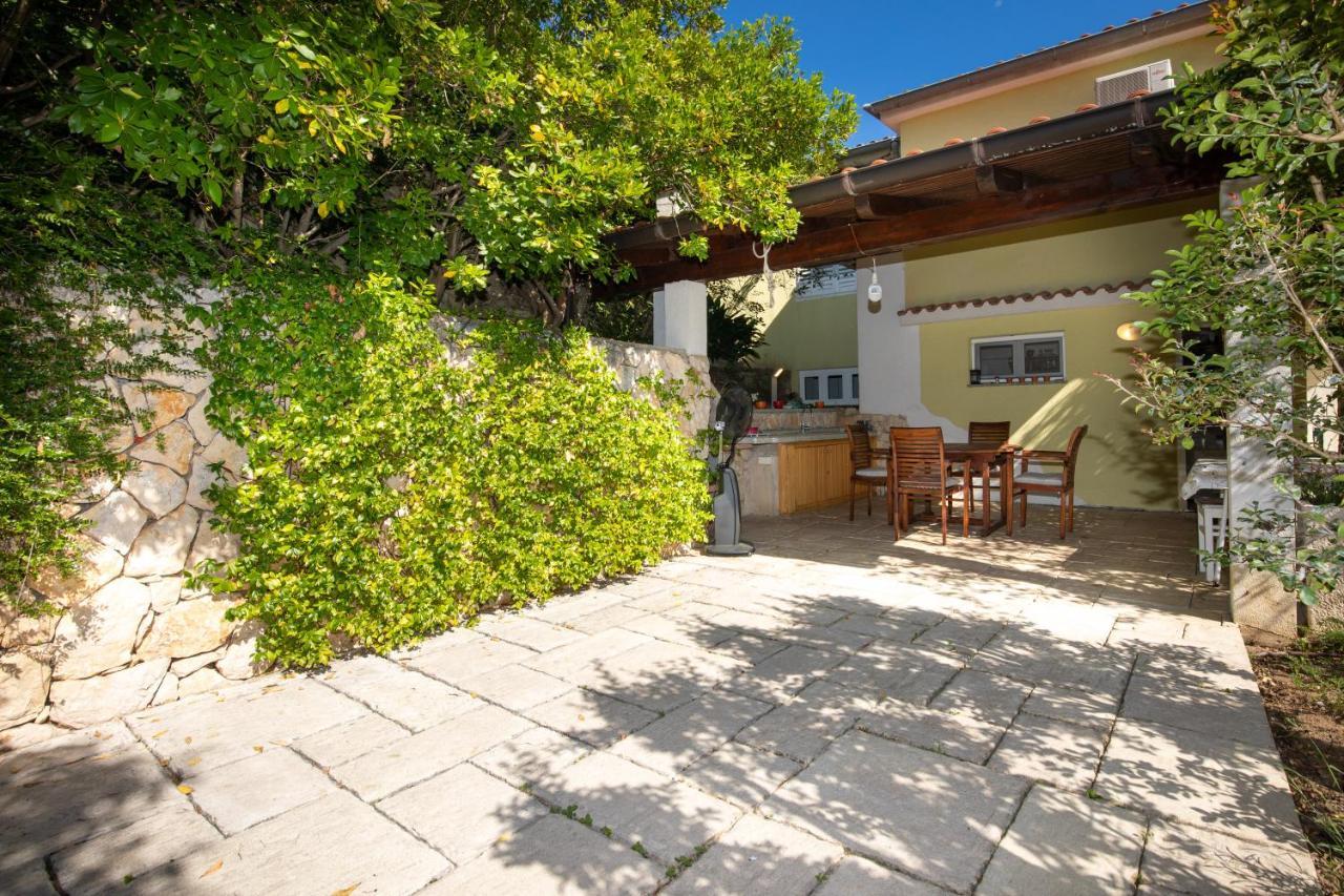 Apartment Portapisana Just 50M From The Beach Veglia Exterior foto