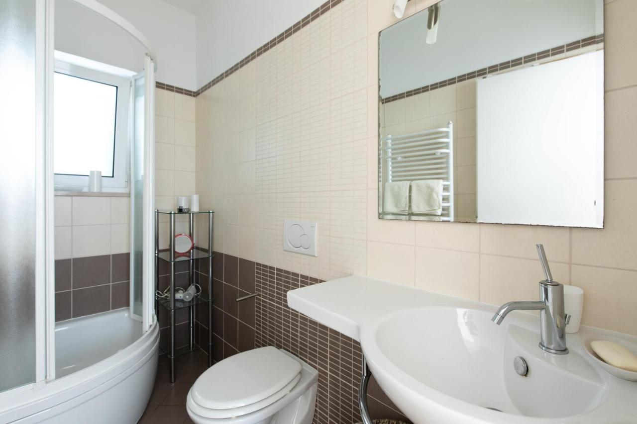 Apartment Portapisana Just 50M From The Beach Veglia Exterior foto