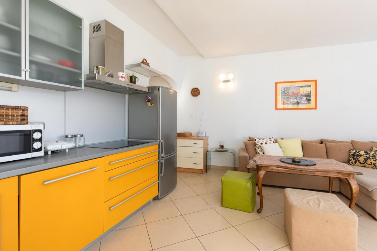 Apartment Portapisana Just 50M From The Beach Veglia Exterior foto