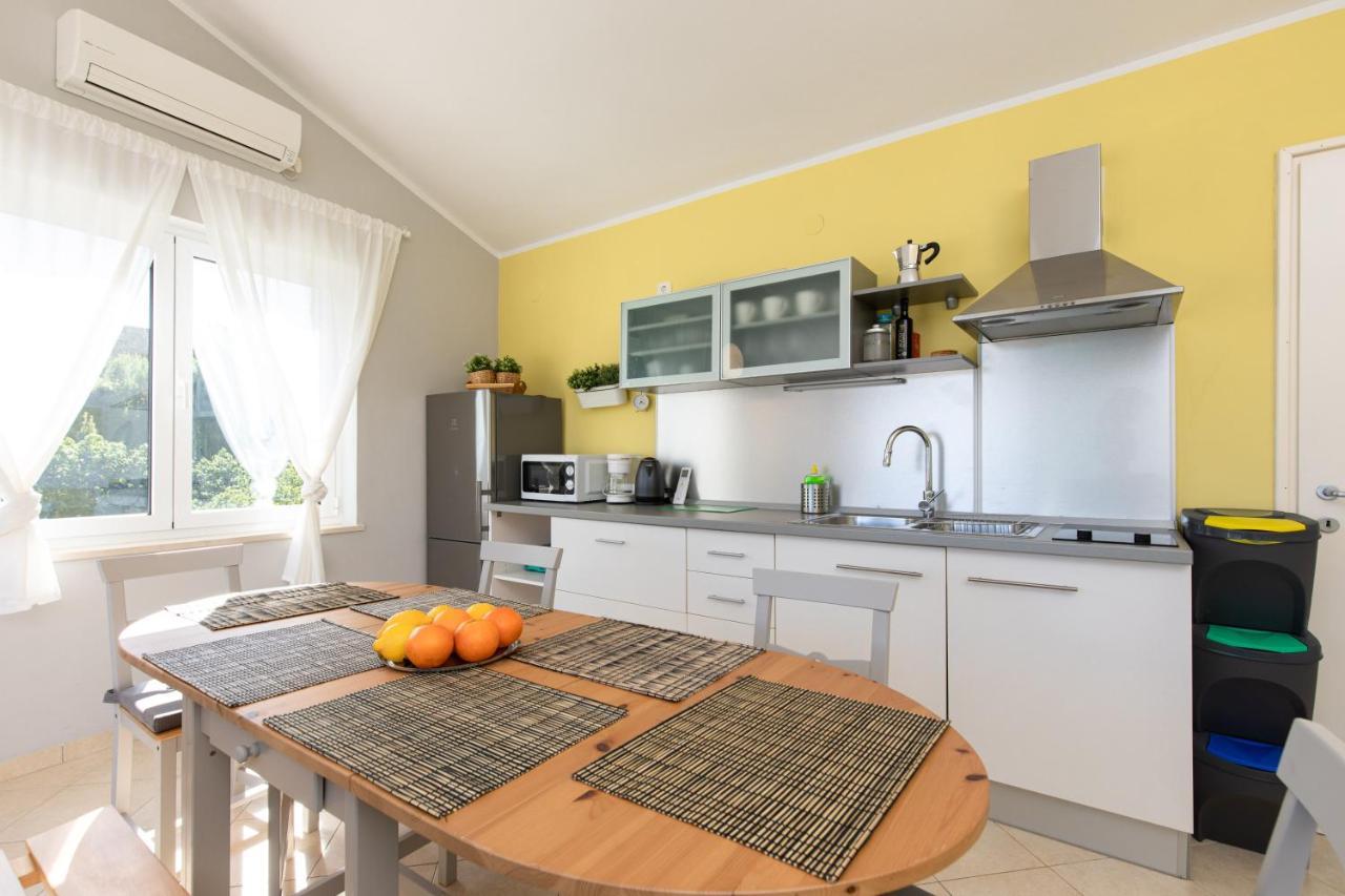 Apartment Portapisana Just 50M From The Beach Veglia Exterior foto